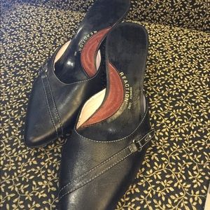 Kenneth Cole Reaction sz 9.5 slip on heels